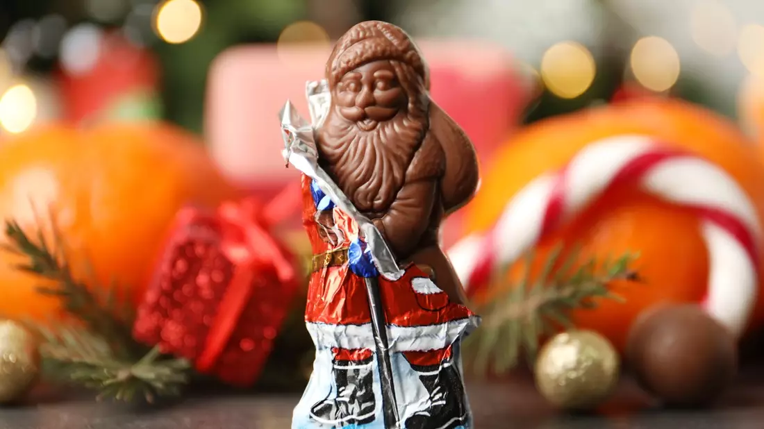 Die Zauberformel für Festtagsfreuden: Alufolie bewahrt Qualität und Haltbarkeit von Schokoladen-Nikoläusen - Bild: presseportal.de