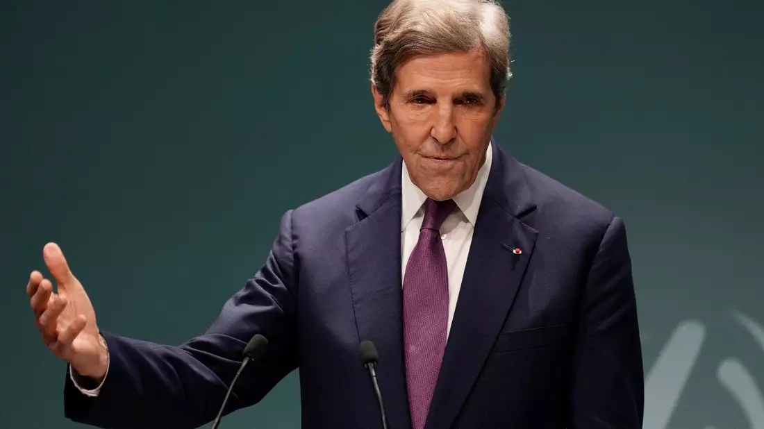 UN-Klimabeauftragter John Kerry will mit den USA auf den fossilen Energien aussteigen. - Bild: Kamran Jebreili/AP/dpa