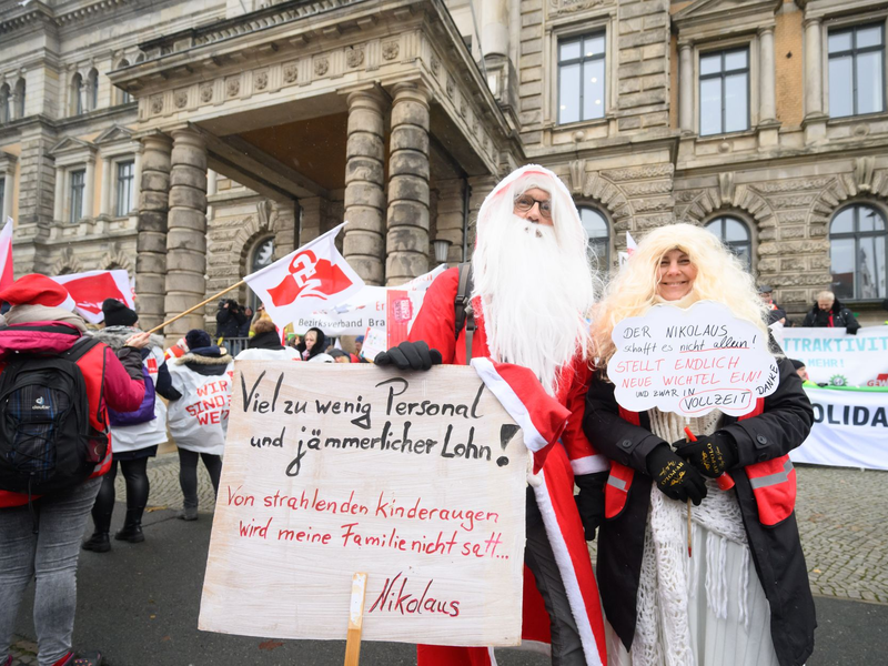 Auch in der niedersächsischen Landeshauptstadt Hannover sind Beschäftige des öffentlichen Dienstes auf die Straße gegangen. - Foto: Julian Stratenschulte/dpa