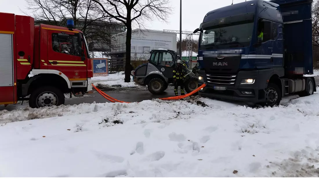 FW-M: Lkw steckt fest (Arabellapark) - Bild: presseportal.de