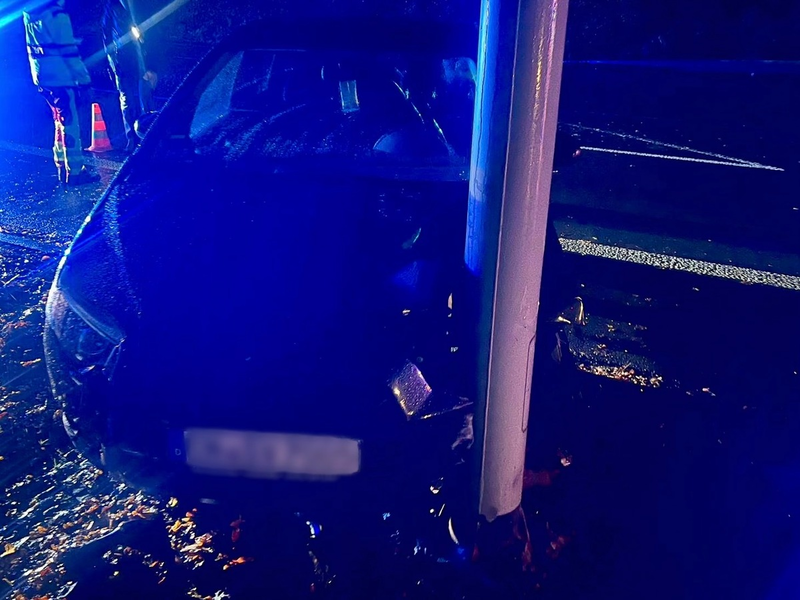 FW-EN: Verkehrsunfall und Wasserrohrbruch - Foto: presseportal.de