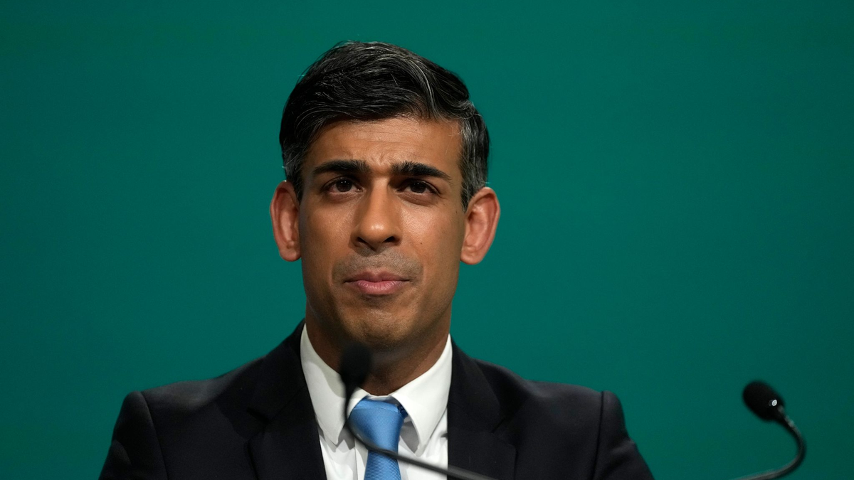 Der britische Premierminister Rishi Sunak will Ruanda zum sicheren Drittstaat erklären. - Foto: Peter Dejong/AP/dpa