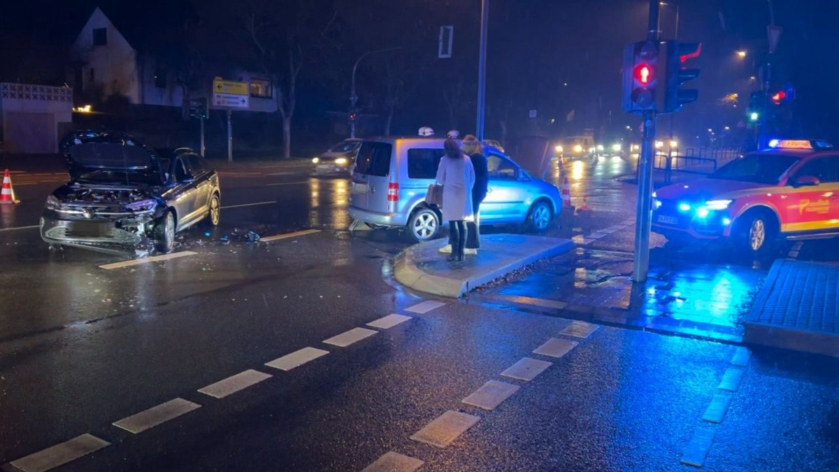 FW-EN: Mehrere Einsätze halten Feuerwehr in Herdecke auf Trab - Brandmeldealarm und Verkehrsunfall - Foto: presseportal.de