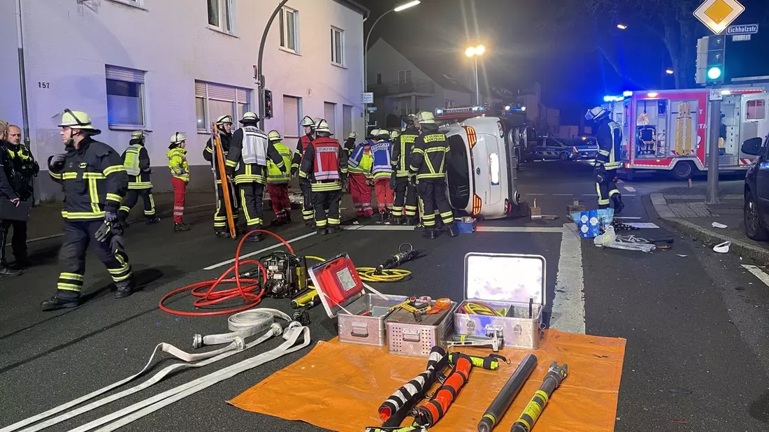 FW-DO: Verkehrsunfall in Sölderholz / Feuerwehr befreite eingeklemmte Person - Bild: presseportal.de