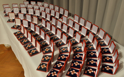 FW Stuttgart: 134 Einsatzkräfte mit Feuerwehr-Ehrenzeichen ausgezeichnet - Foto: presseportal.de