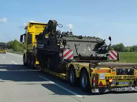 Panzer-Transport auf der Autobahn (Archiv) - Foto: über dts Nachrichtenagentur