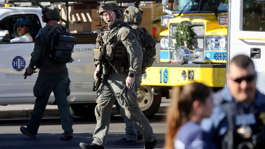 Die Polizei arbeitet am Tatort auf dem Campus der University of Nevada - Bild: K.M. Cannon/Las Vegas Review-Journal/AP/dpa