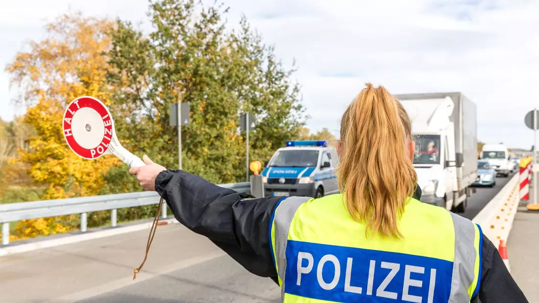 Die Zahl der unerlaubten Einreisen nach Deutschland ist nach Angaben von Innenministerin Faeser von Oktober auf November zurückgegangen. - Bild: Frank Hammerschmidt/dpa