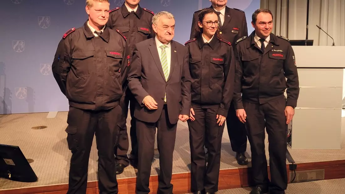 FW Hünxe: Einsatzkräfte aus Hünxe zu Gast in Düsseldorf - Bild: presseportal.de