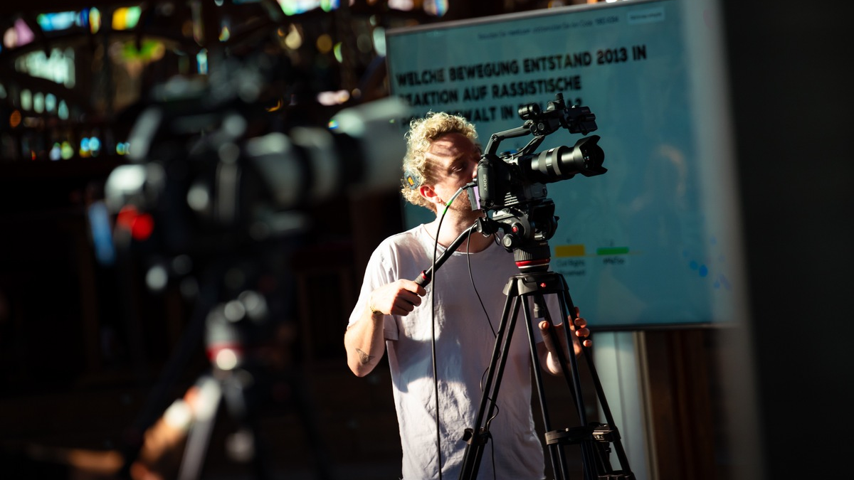 Labor für neuen Social-Media-Journalismus: Social News Desk nimmt 2024 Arbeit auf und sucht Journalismus- und Social-Media-Talente - Foto: presseportal.de