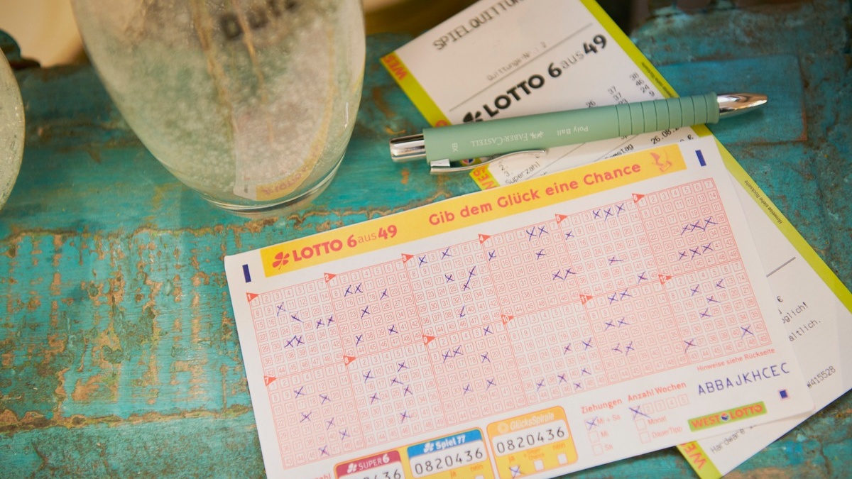 LOTTO 6aus49: am Nikolaustag zum Millionär / Tipper aus dem Raum Köln gewinnt rund 2 Millionen Euro - Foto: presseportal.de