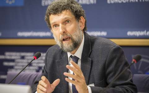 Der 66-jährige Osman Kavala stammt aus einer Unternehmerfamilie und förderte vor seiner Inhaftierung zahlreiche zivilgesellschaftliche Projekte in der Türkei. - Foto: Wiktor Dabkowski/dpa
