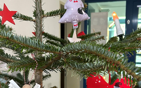 POL-PDMY: Weihnachtsbaumschmück-Tradition bei der Polizeiinspektion Cochem - Foto: presseportal.de