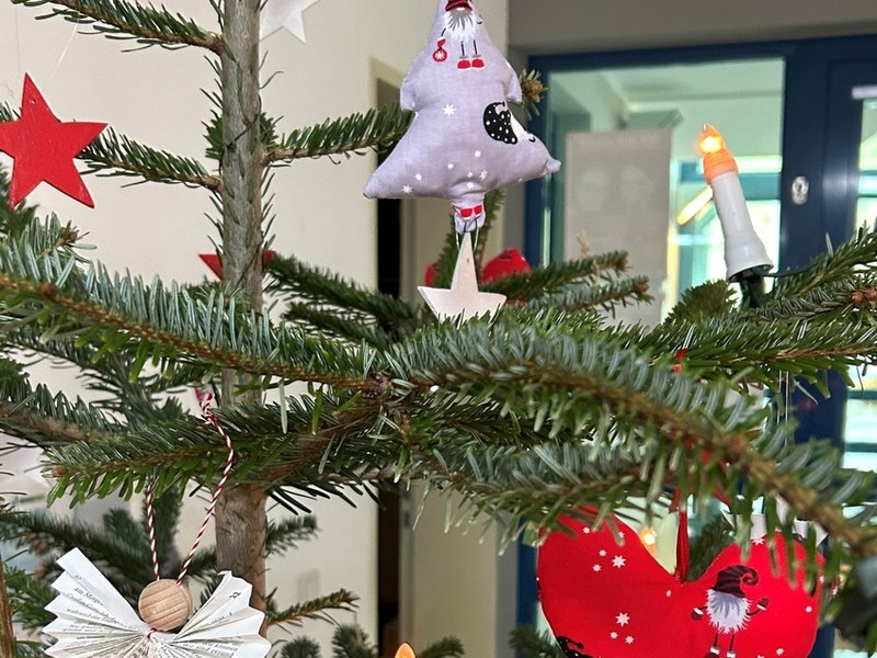 POL-PDMY: Weihnachtsbaumschmück-Tradition bei der Polizeiinspektion Cochem - Foto: presseportal.de