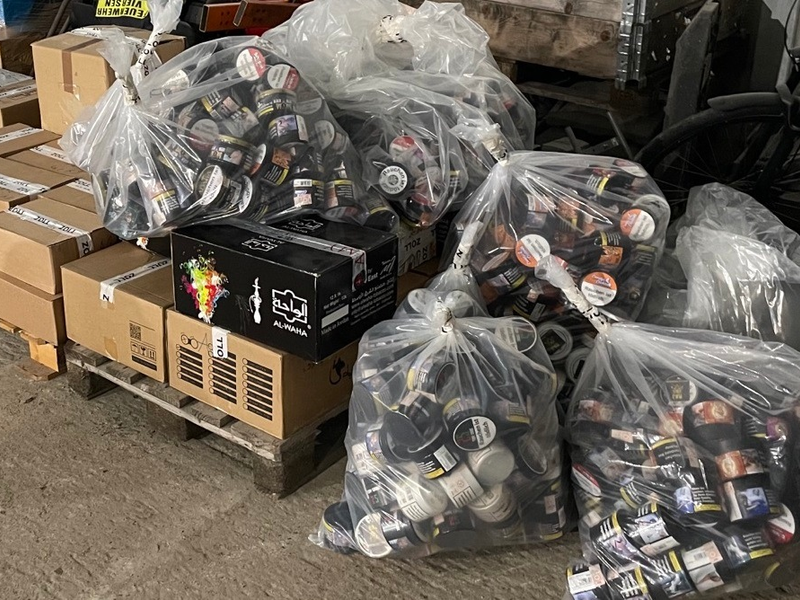 HZA-KR: Krefelder Zoll stellt Tabakwaren in Shisha-Shops sicher - Foto: presseportal.de