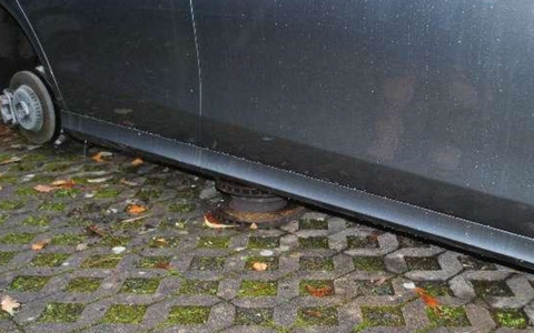 POL-NI: Reifen und Felgen gestohlen - Foto: presseportal.de