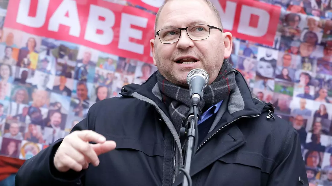 Frank Werneke, Vorsitzender der Dienstleistungsgewerkschaft Verdi. - Bild: Carsten Koall/dpa