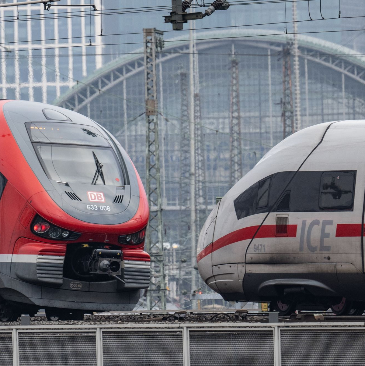 Die Gewerkschaft Deutscher Lokomotivführer (GDL) beginnt am Abend einen 24-stündigen Warnstreik. - Foto: Boris Roessler/dpa