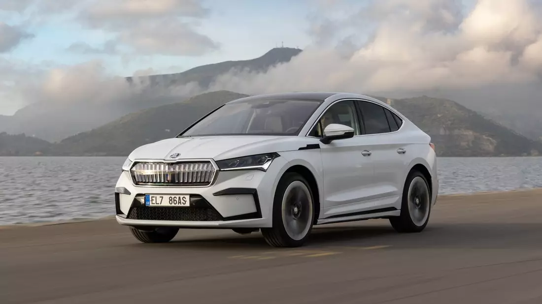 Deutschlands derzeit beliebtestes Elektroauto jetzt auch als Enyaq Coupé 60 inklusive dynamisch designter Sportline-Version erhältlich - Bild: presseportal.de