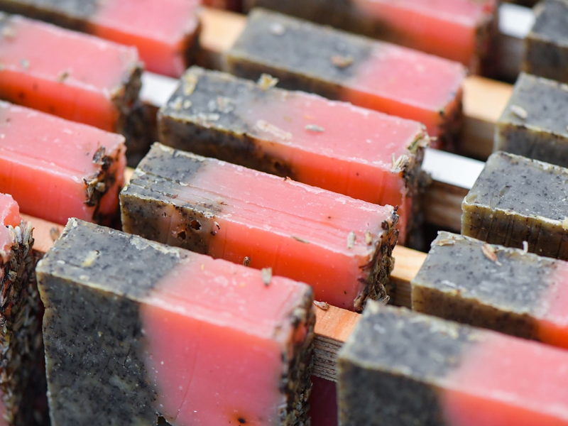 Für Körperpflege geben die Menschen reichlich Geld aus. (Symbolbild) - Foto: Patrick Pleul/ZB/dpa