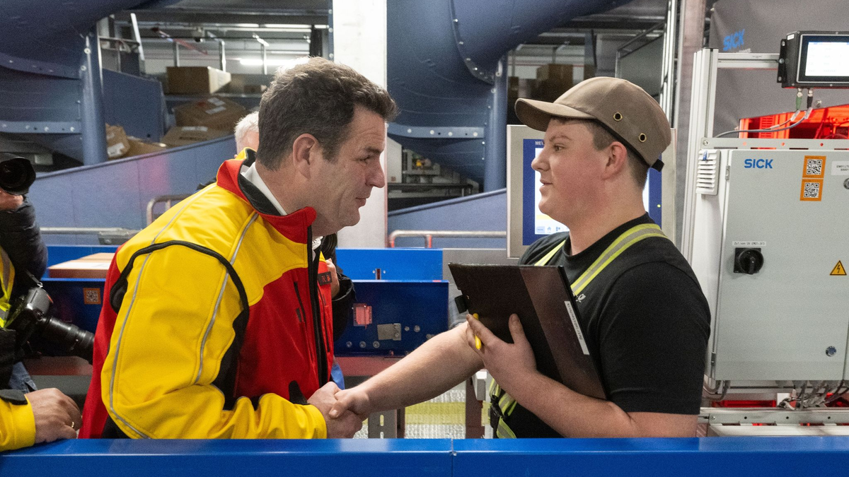Die Arbeits- und Sozialminister der Länder wollen ebenfalls wie Arbeitsminister Hubertus Heil die Situation der Paketboten verbessern. - Foto: Christophe Gateau/dpa