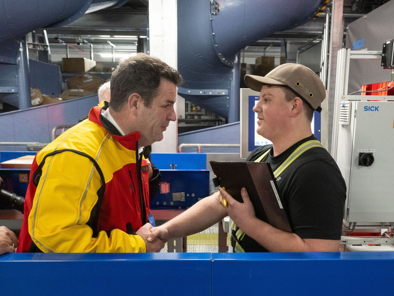 Die Arbeits- und Sozialminister der Länder wollen ebenfalls wie Arbeitsminister Hubertus Heil die Situation der Paketboten verbessern. - Foto: Christophe Gateau/dpa