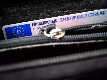 Verpflichtende Medizinchecks für Autofahrer werden besonders von deutschen Abgeordneten parteiübergreifend kritisch gesehen. - Foto: Sina Schuldt/dpa