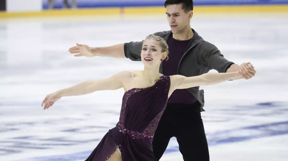 Minerva-Fabienne Hase und Nikita Volodin in Aktion. - Bild: Mikko Stig/
          /dpa