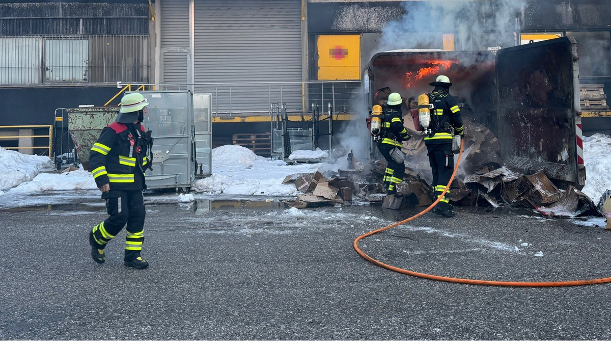 FW-M: Papierpresse in Brand (Untermenzing) - Foto: presseportal.de