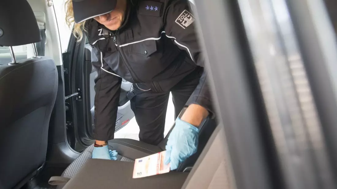 HZA-LÖ: Bargeld beim Zoll nicht angemeldet - Bild: presseportal.de