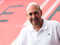 Bayer Leverkusens Geschäftsführer Fernando Carro räumt einen Fehler ein. - Foto: Federico Gambarini/dpa