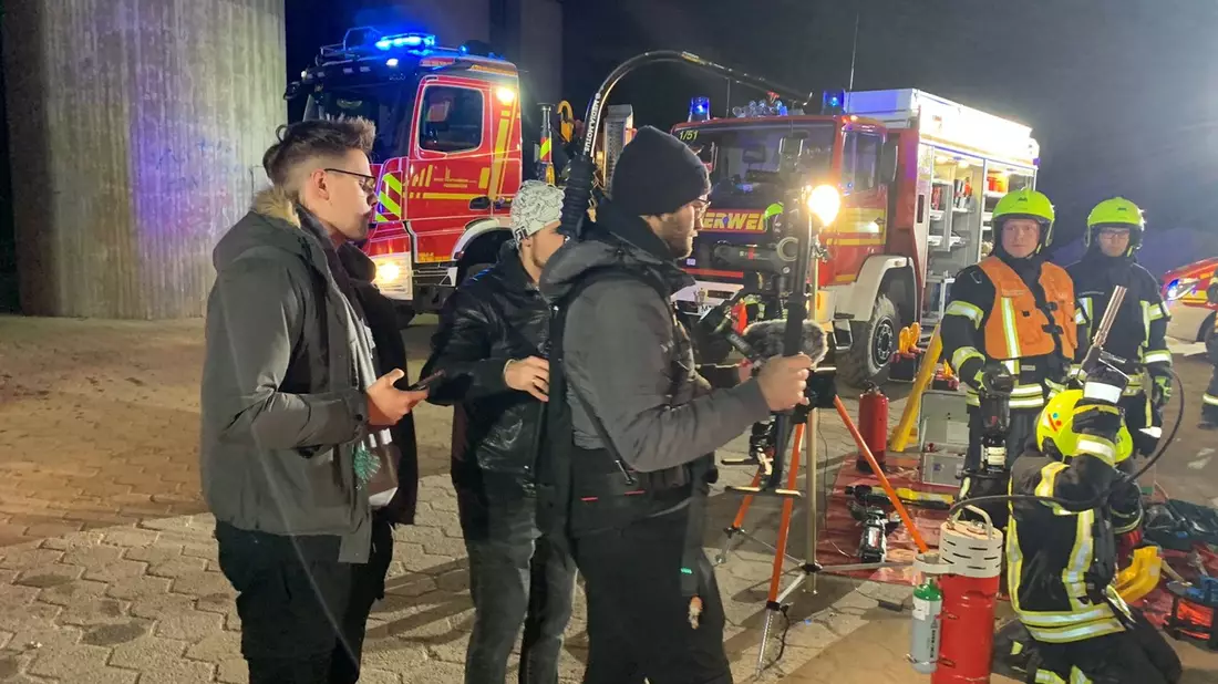 Feuerwehr MTK: Für Alle im Einsatz - Auch an Weihnachten / Hattersheimer Feuerwehren präsentieren Weihnachtskurzfilm HO HO HILFE - Weihnachtsmann in Not - Bild: presseportal.de