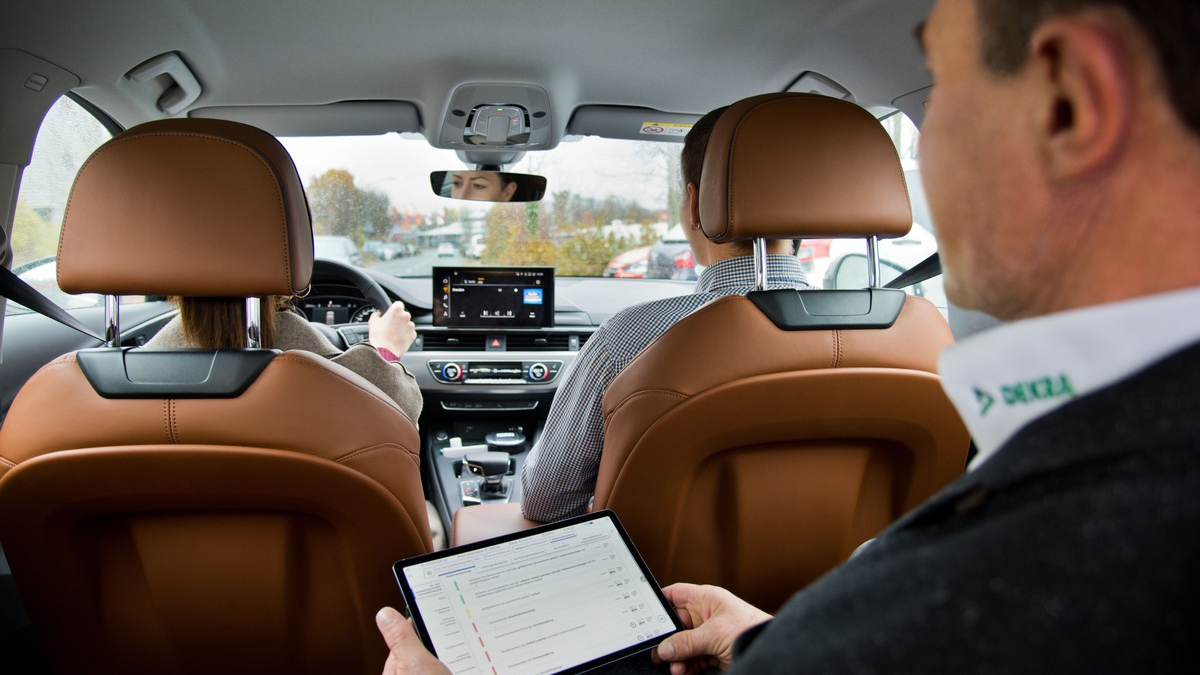 Lebenslanges Lernen ist gefragt: Was tun, wenn das Führerscheinwissen Patina ansetzt? - Foto: presseportal.de