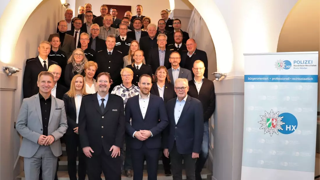 POL-HX: Länder- und behördenübergreifende Zusammenarbeit in Fragen der Sicherheit / Kreispolizeibehörde Höxter lädt zur Sicherheitskonferenz - Bild: presseportal.de