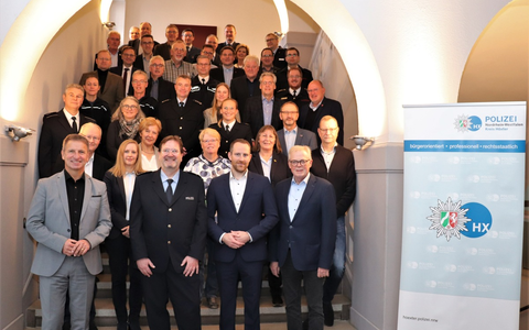POL-HX: Länder- und behördenübergreifende Zusammenarbeit in Fragen der Sicherheit / Kreispolizeibehörde Höxter lädt zur Sicherheitskonferenz - Foto: presseportal.de