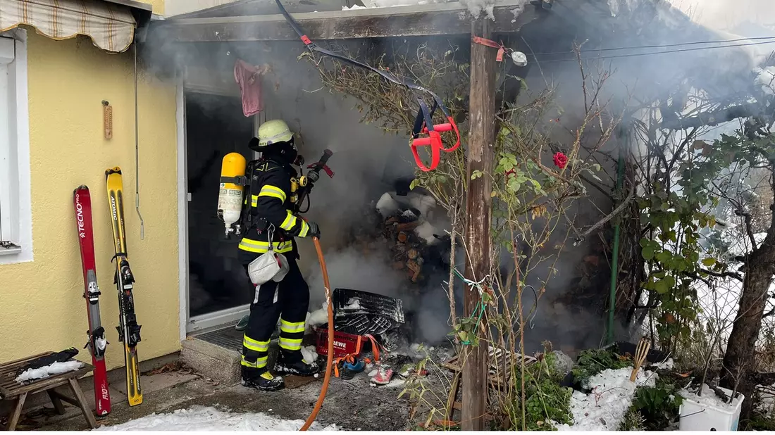 FW-M: Gartenlaube in Brand (Moosach) - Bild: presseportal.de