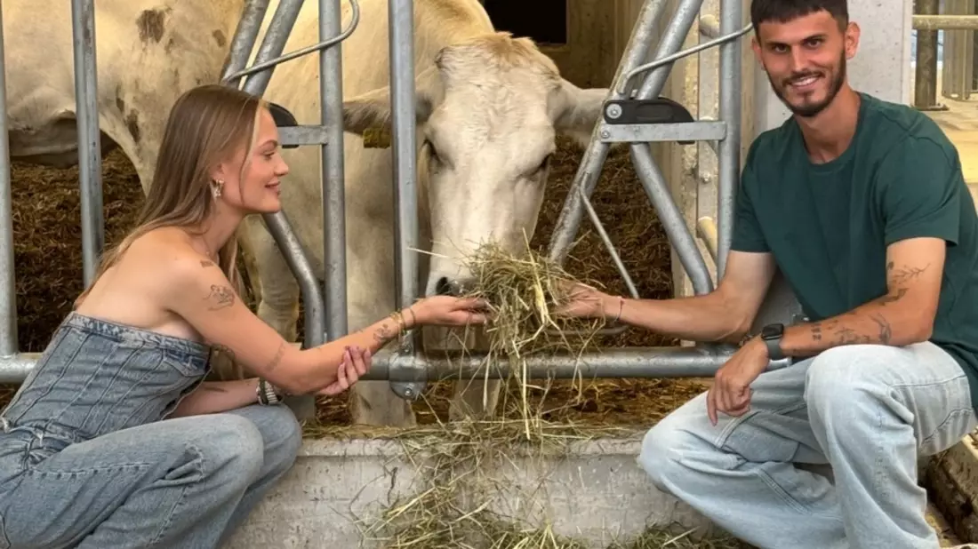 Unser Hof - mit Cheyenne und Nino: Mit festlicher Stalleröffnung, Wolle-Träumen und Cheyennes Schulangst ins Staffefinale! - Bild: presseportal.de