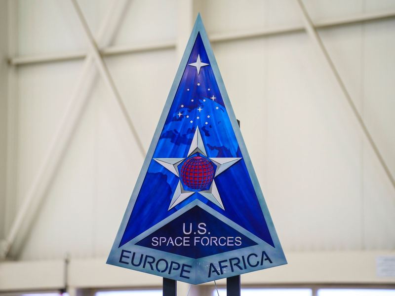 Die Space Force als eigene US-Teilstreitkraft war 2019 vom damaligen US-Präsidenten Donald Trump ins Leben gerufen worden. Sie ist neben Heer, Marine, Luftwaffe, Marineinfanteriekorps und Küstenwache die sechste eigenständige Teilstreitkraft der USA. - Foto: Andreas Arnold/dpa