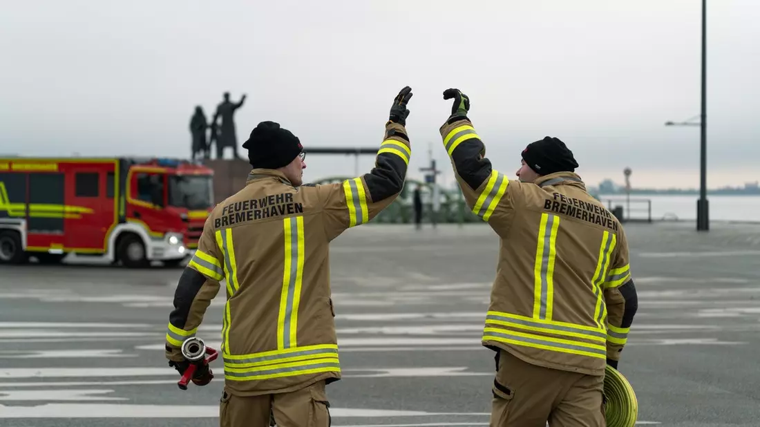 FW Bremerhaven: Schnupperkurse der Feuerwehr im Stadtteil Leherheide - Bild: presseportal.de