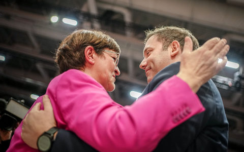 Scholz versprach auch, bei der Aufarbeitung des historisch schlechten Ergebnisses bei der Bundestagswahl mitzuarbeiten.  - Foto: Kay Nietfeld/dpa