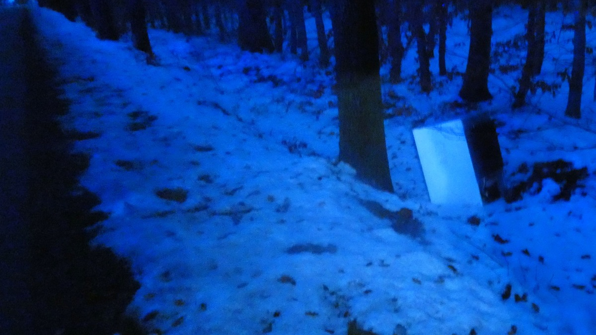 POL-STD: Unbekannte entsorgen Kühlschrank am Landschaftsschutzgebiet - Polizei Fredenbeck sucht Zeugen - Foto: presseportal.de