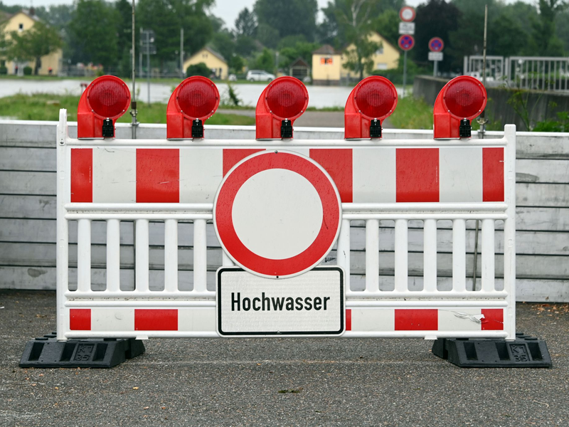 Hochwasser droht. Besonders im Süden von Baden-Württemberg können am Wochenende die Wasserstände deutlich steigen. (Symbolbild) - Foto: Uli Deck/dpa