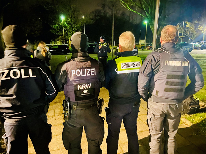 POL-ME: Projekt ZooM - Gemeinsamer Kontrolleinsatz in Langenfeld - Betäubungsmittel und Spielautomaten sichergestellt - Langenfeld -2312033 - Foto: presseportal.de