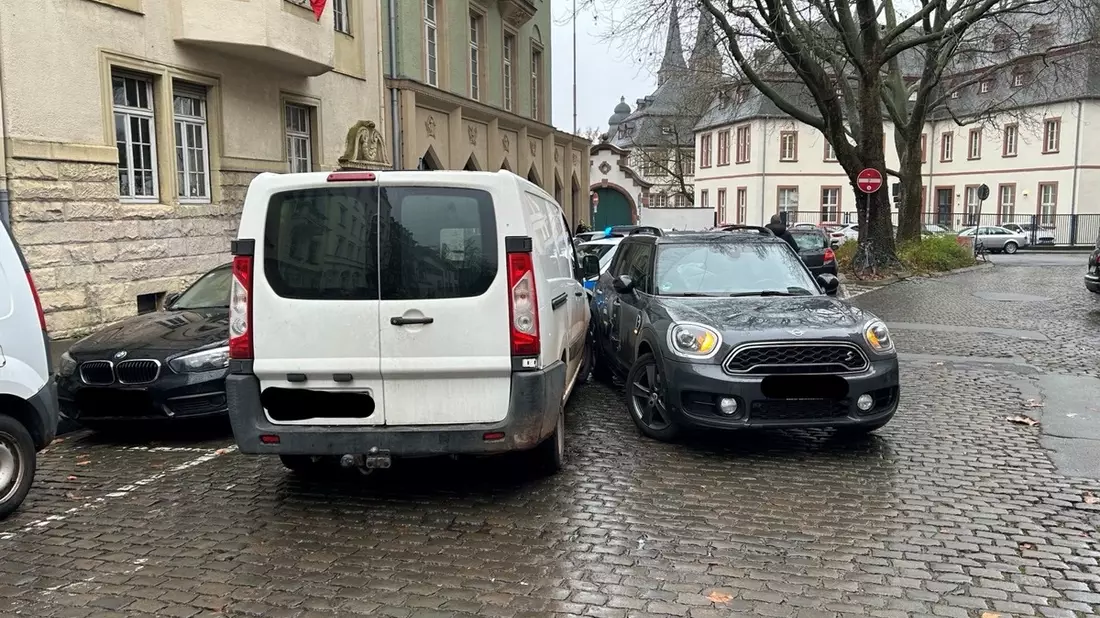 POL-PDTR: Citroen Kastenwagen flüchtet vor Polizeikontrolle - Bild: presseportal.de