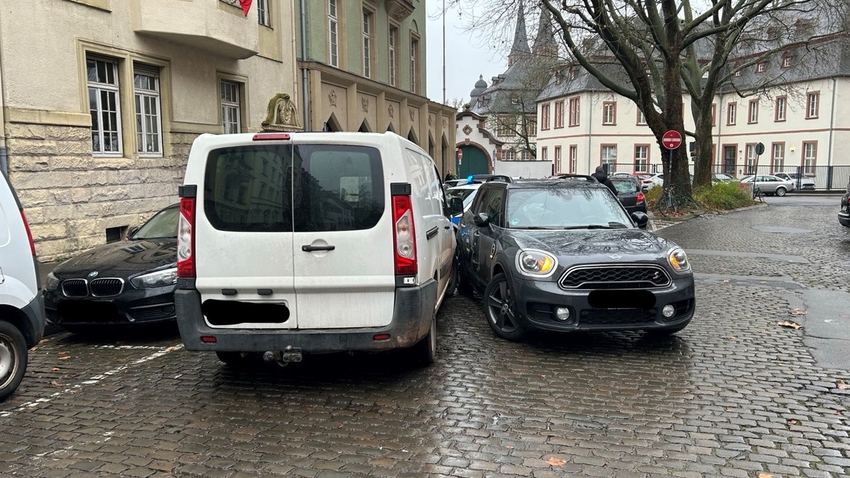 POL-PDTR: Citroen Kastenwagen flüchtet vor Polizeikontrolle - Foto: presseportal.de