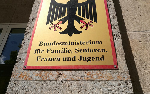 Bundesministerium für Familie, Senioren, Frauen und Jugend (Archiv) - Foto: über dts Nachrichtenagentur Bundesministerium für Familie, Senioren, Frauen und Jugend (Archiv) - Foto: über dts Nachrichtenagentur