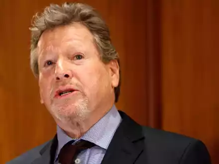 Der Schauspieler Ryan O'Neal starb mit 82 Jahren. - Foto: Jacquelyn Martin/AP