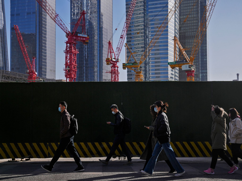 Chinas Wirtschaft ist im November weiter in die Deflation gerutscht. - Foto: Andy Wong/AP