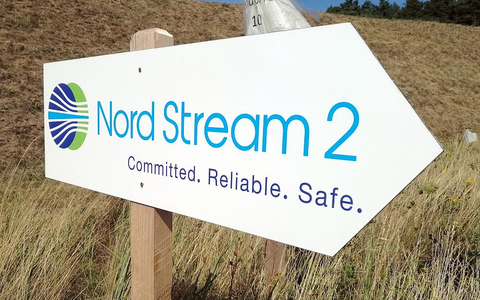 Hinweisschild Nord Stream 2 (Archiv) - Foto: über dts Nachrichtenagentur