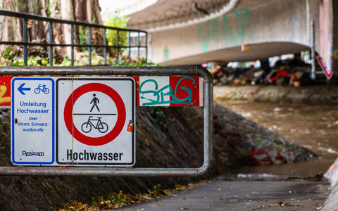 Durch krĂ€ftigen Regen und Tauwetter kann es am Wochenende zu einer erhöhten Hochwassergefahr besonders im SĂŒden kommen. (Archivbild) - Foto: Philipp von Ditfurth/dpa Durch krĂ€ftigen Regen und Tauwetter kann es am Wochenende zu einer erhöhten Hochwassergefahr besonders im SĂŒden kommen. (Archivbild) - Foto: Philipp von Ditfurth/dpa